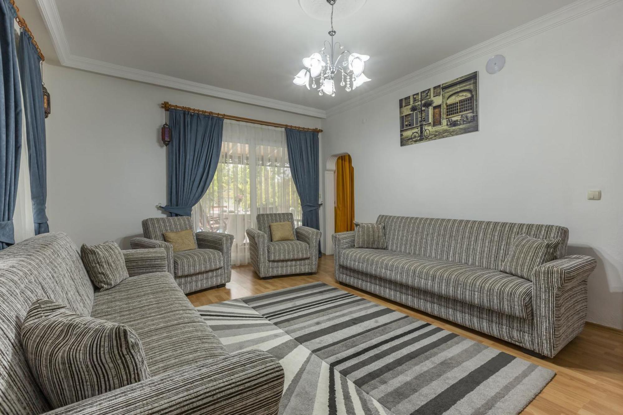 Yazir Villa